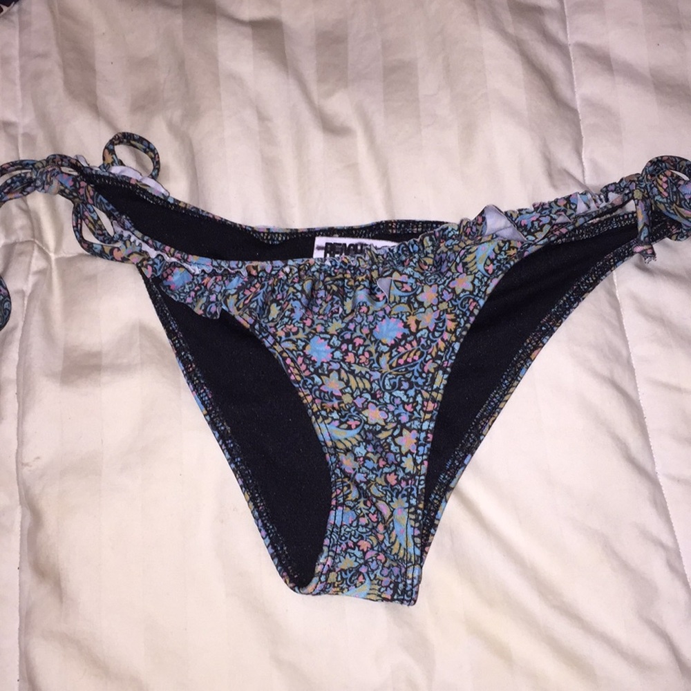 (2for$20)uo beach riot ruffle bottoms